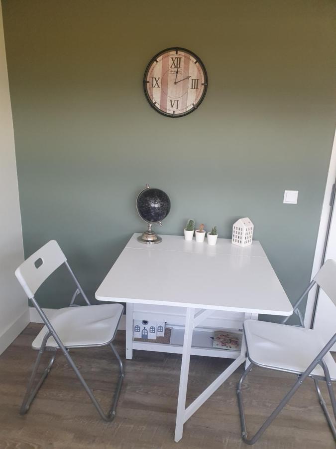 Een Klein Appartementje Zonder Keuken In Het Centrum Sleep At Hamtingh'S 힐바렌빅 외부 사진